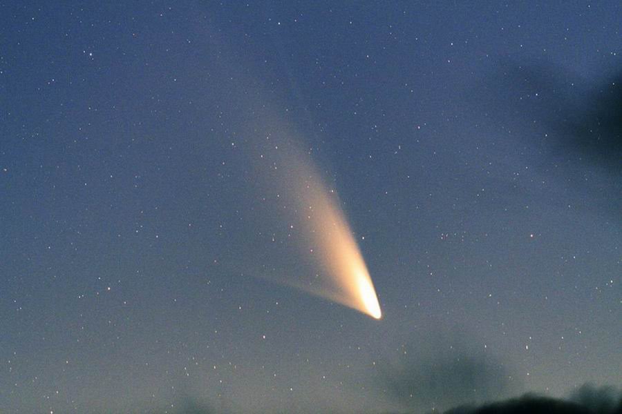 哈雷彗星运行图片