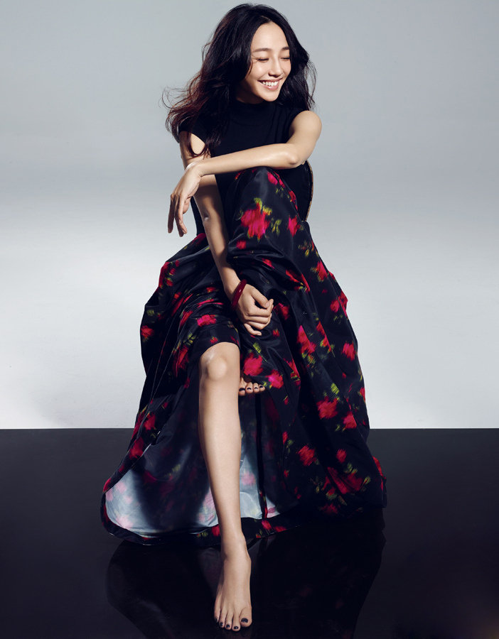 白百何大气优雅登封面 娇俏洒脱气质迷人