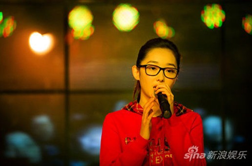 在贾府,有老太君贾母罩着黛玉,而在梁素素的身边,则是为了一句誓言