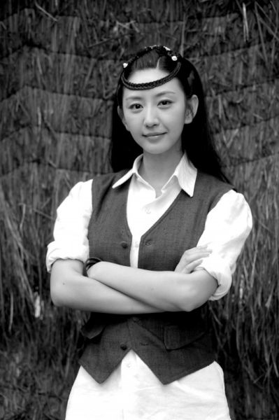 唐一菲拍戏不谈凌潇肃 大方祝福姚晨生子