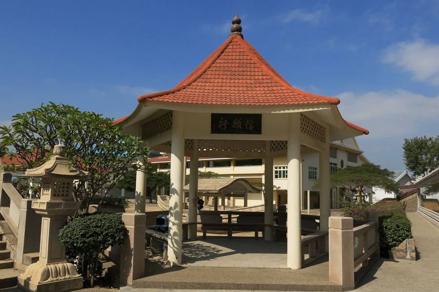 龙海普照寺:全国唯一中西合璧现代建筑风格的寺庙